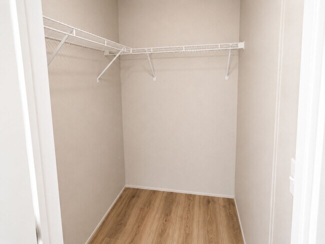 Building Photo - 5230 Bonte Dr