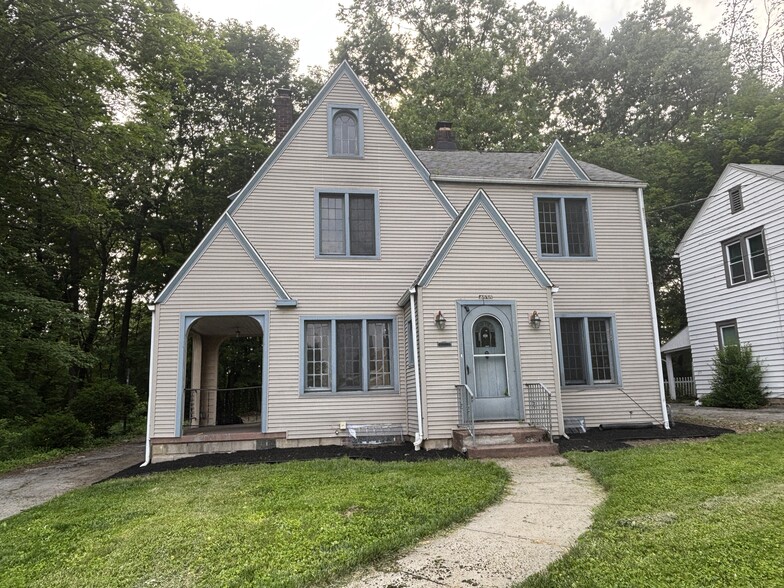 Primary Photo - 4030 Howard St