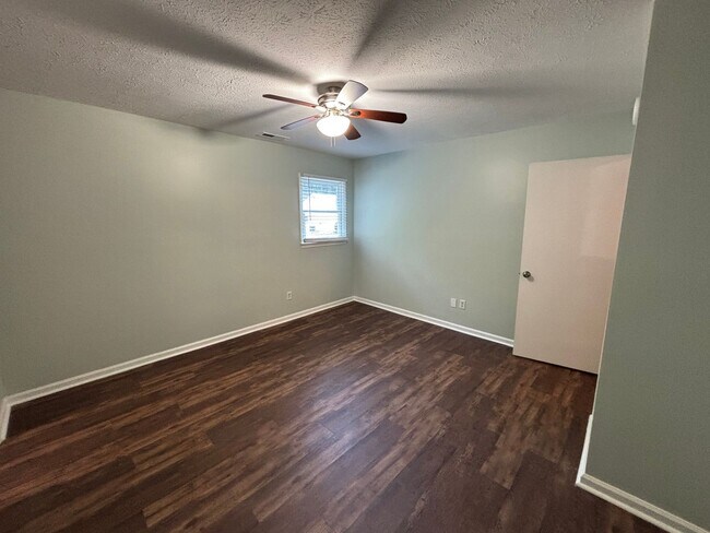 Building Photo - 5202 Fox Ct