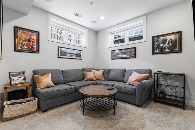 Building Photo - 170 W Fifth St