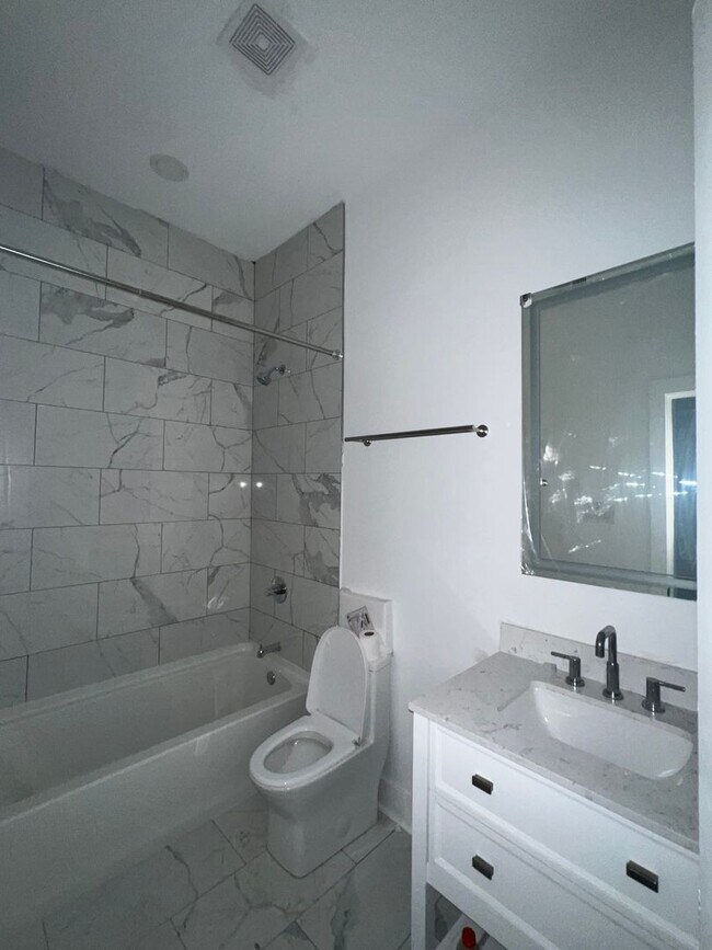 Building Photo - 5 BR House 1/2 block from Maple St - POOL! Text 510-631-1171