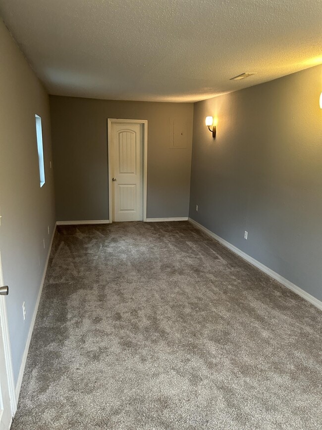 Building Photo - 130 Everglades Blvd