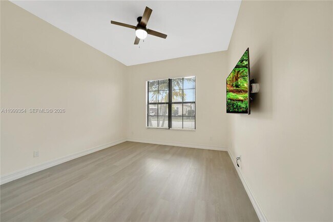 Building Photo - 11815 Leon Cir N