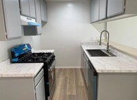 Building Photo - 14743 Sylvan St