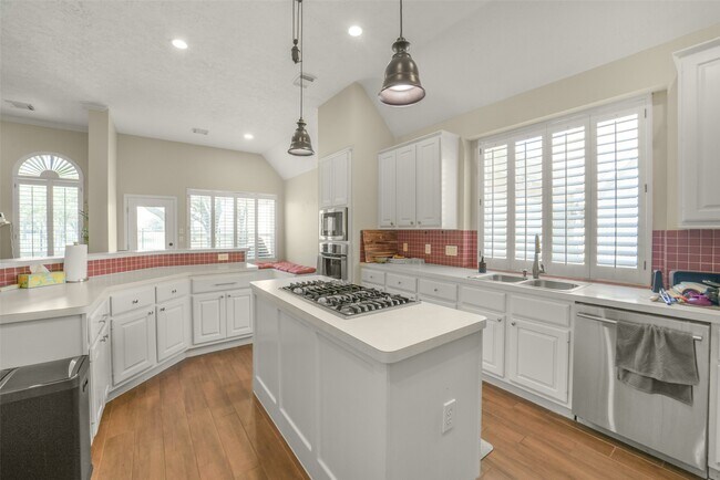 Building Photo - 1122 Wellshire Dr