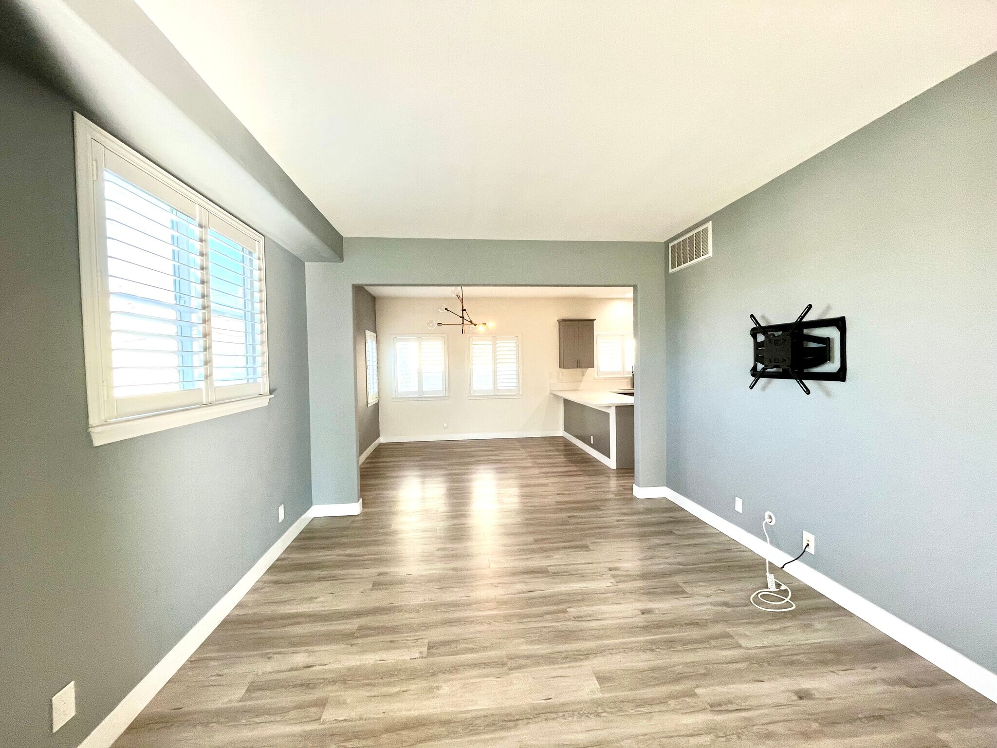 family room - 16619 Yukon Ave