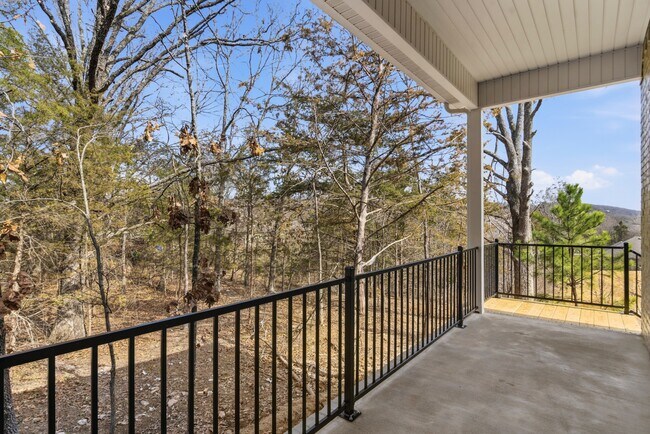 Building Photo - 1822 E Fiji St