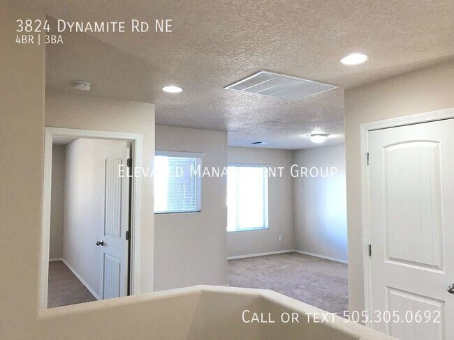 Building Photo - Spacious 4 bedroom Rio Rancho home. Large ...