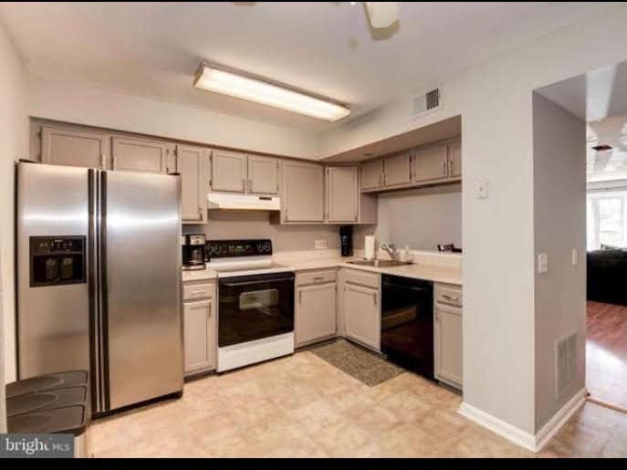 Building Photo - 9668 Hastings Dr