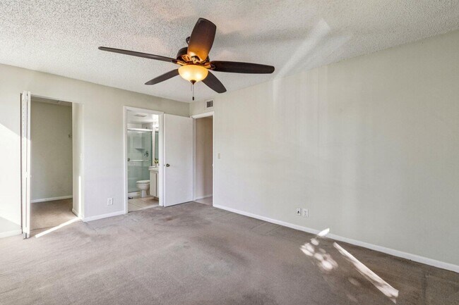 Building Photo - 618 Sea Pine Way