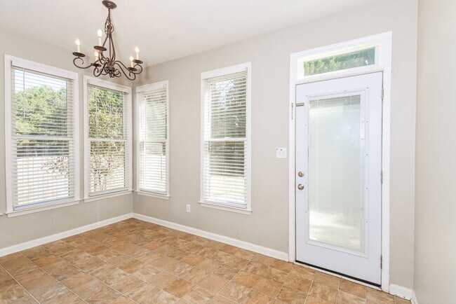 Building Photo - 214 Elmbrook Ln