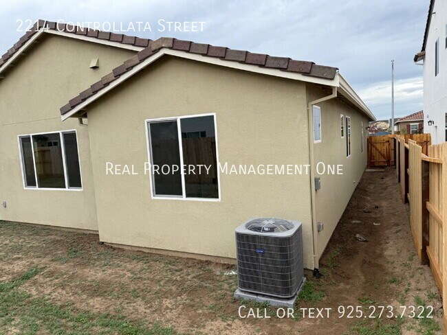 Building Photo - 2214 Controllata St