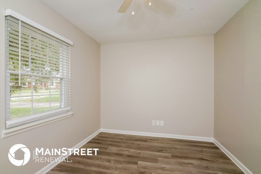 Building Photo - 122 Oakcrest Ct