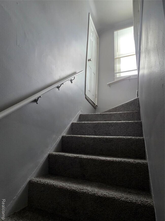 Building Photo - 12920 Payton St