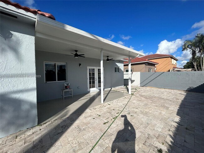 Building Photo - 16124 SW 55th Terrace