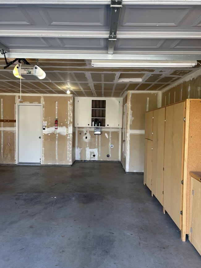 Building Photo - 2252 Southport Ln