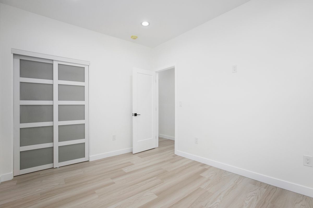 Building Photo - 9905 Lenore Dr