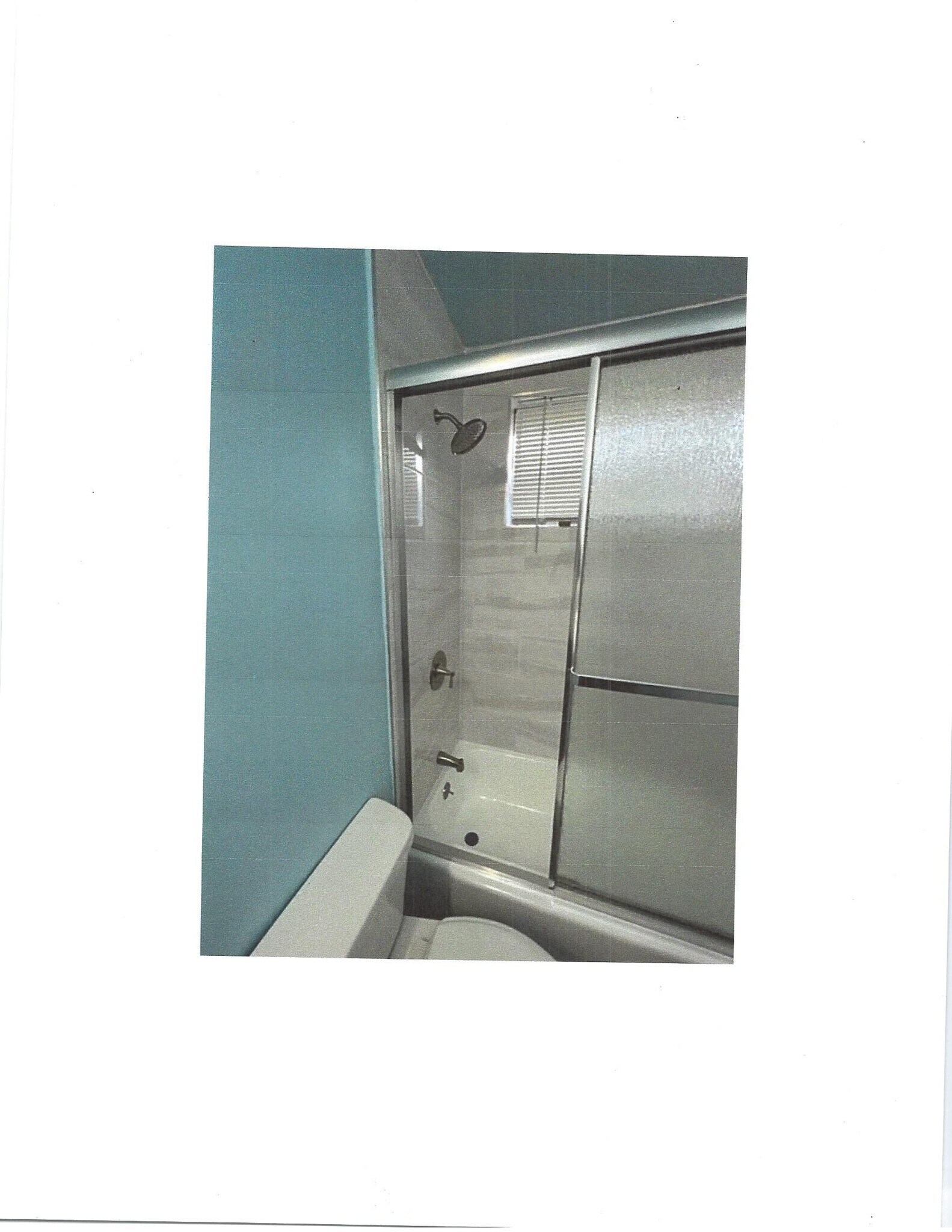 bathroom - 1472 S Wooster St