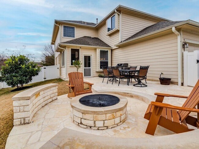 Building Photo - 611 Boca Chica Dr
