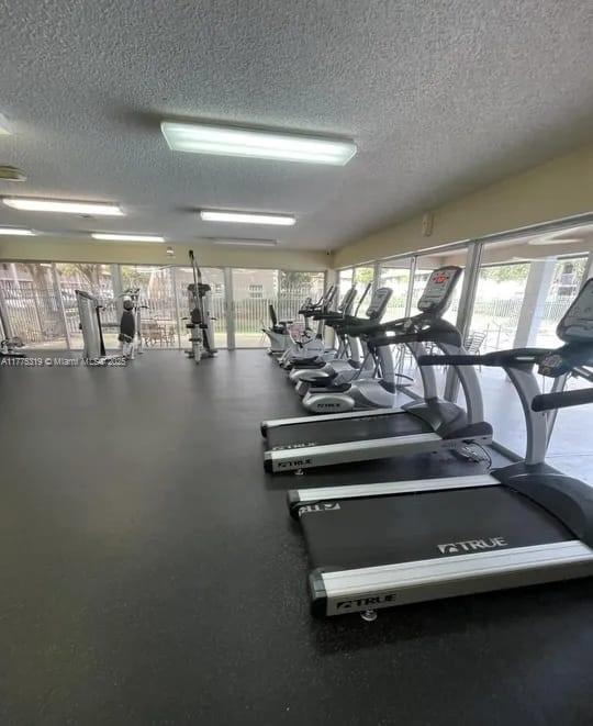 Building Photo - 8750 Royal Palm Blvd