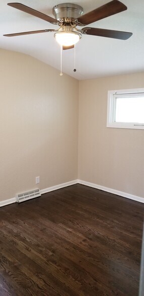 Building Photo - 202 Brookside Dr