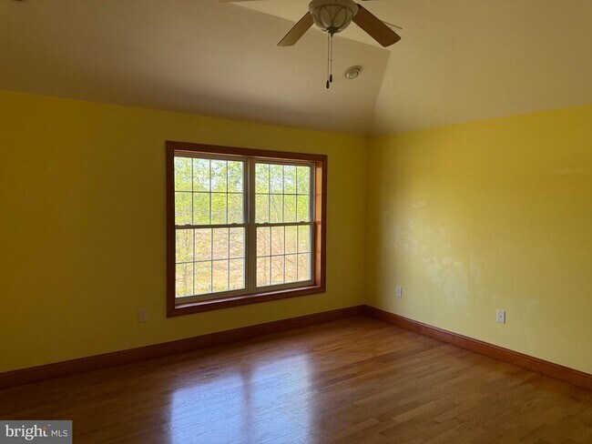 Building Photo - 39 N Friendship Ct