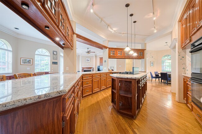 Building Photo - 3665 Maranatha Dr