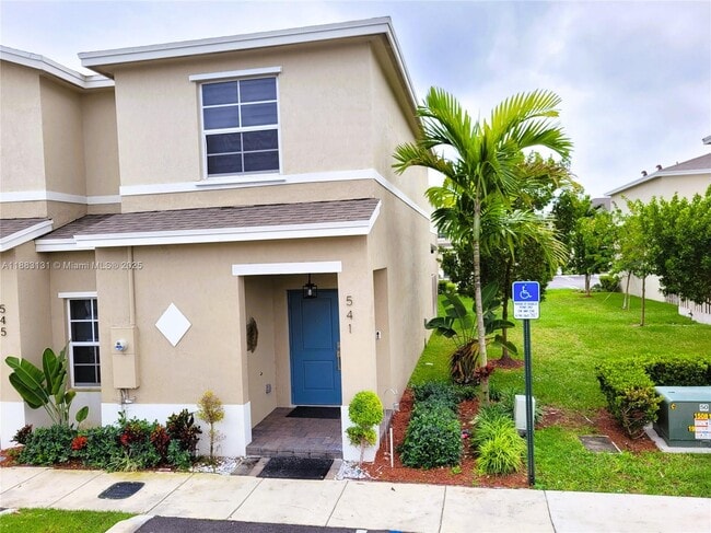 Building Photo - 541 NE 4th Ln