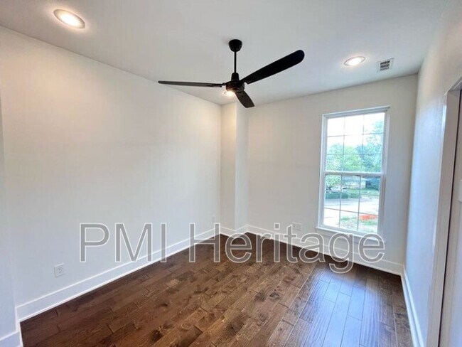 Building Photo - 1344 S Duncan Ave