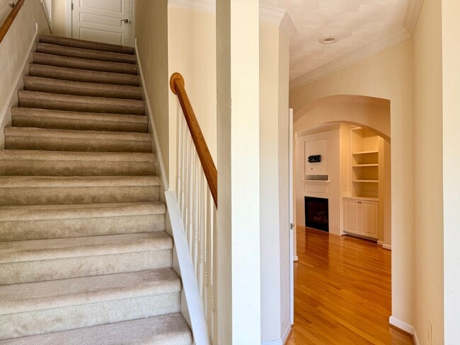 Building Photo - Gorgeous 3 story, 3 bed home in Ocean Park!