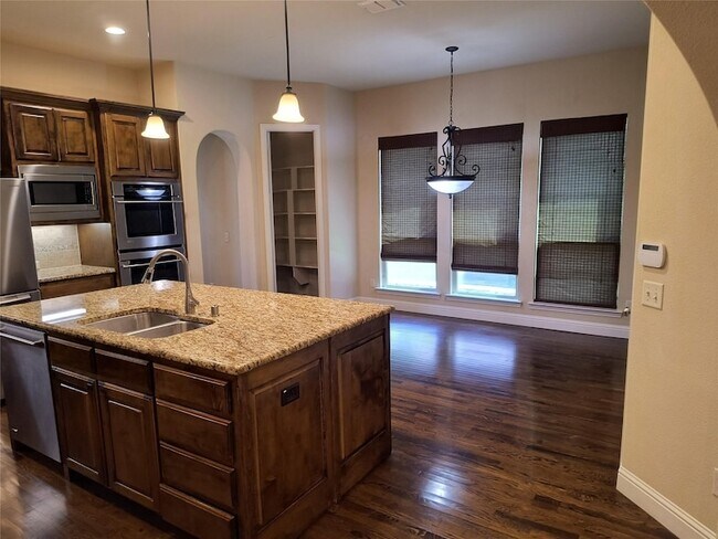 Building Photo - 10039 Stancil Ln