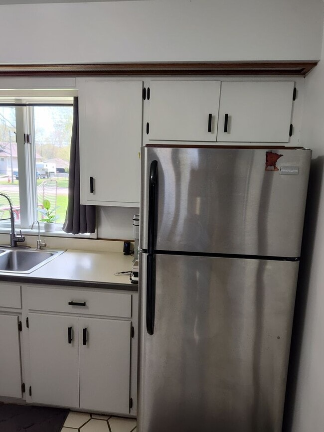 Building Photo - Three bedroom, two bathroom house with private beach access to White Bear Lake.