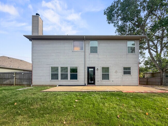 Building Photo - 1072 Aviary Dr