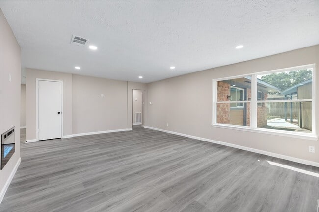 Building Photo - 9806 Sagebark Dr