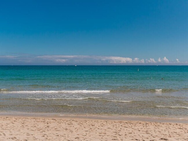 Building Photo - 750 N Ocean Blvd