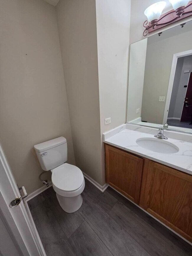 Building Photo - 3076 Kentshire Cir