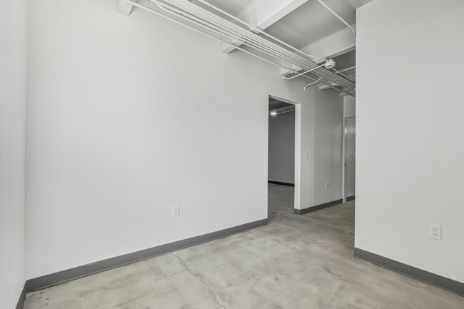 Building Photo - 415 S Weber St