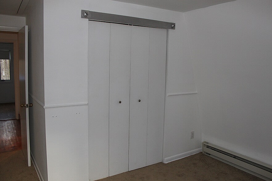 Building Photo - 26 Hollis Ln