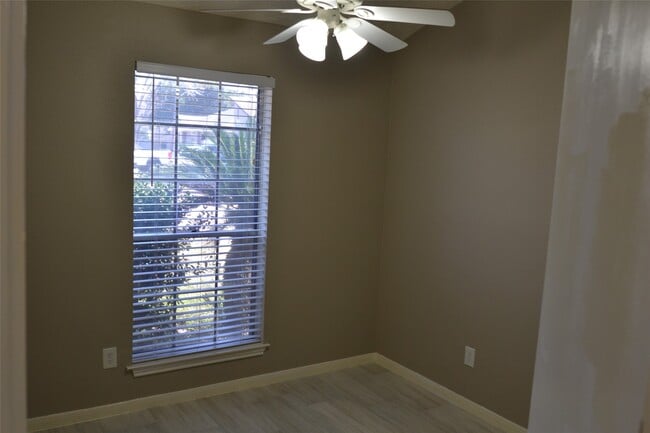 Building Photo - 17014 Blue Mist Dr