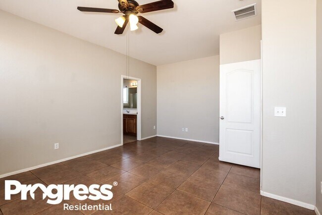 Building Photo - 15558 W Laurel Ln
