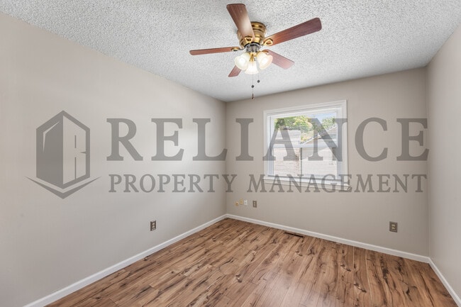 Building Photo - 1111 E Redwood Rd