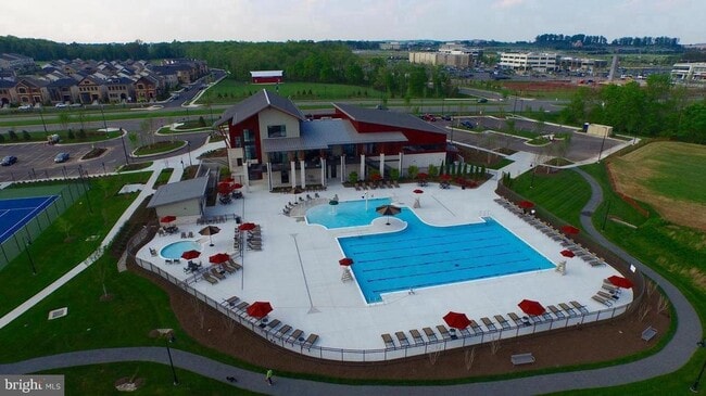 Building Photo - 44848 Tiverton Sq