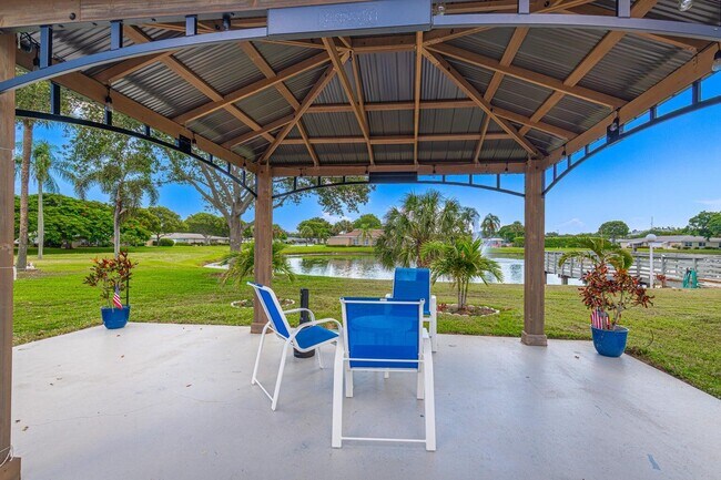 Building Photo - 180 High Point Terrace E