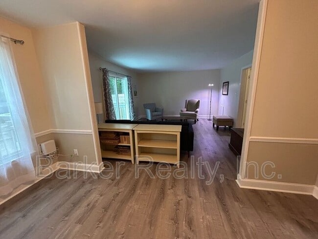 Building Photo - 1215 Collington Dr