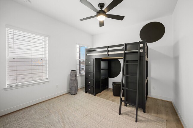 Building Photo - 8906 Covenant Pl