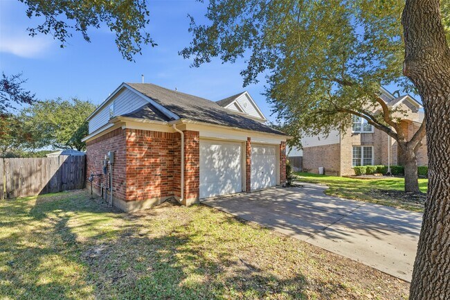 Building Photo - 26038 Palmdale Estate Dr