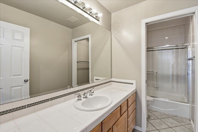 Building Photo - 5Bd/4Ba Marysville Home