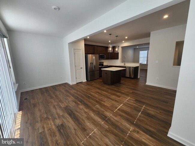 Building Photo - 477 Husky Trl