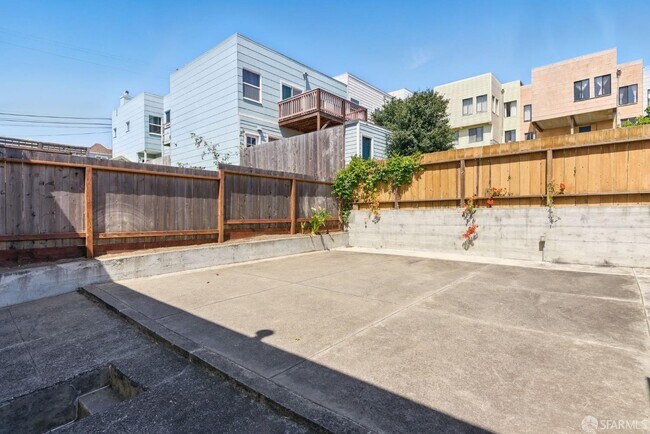 Building Photo - 2314 26th Ave
