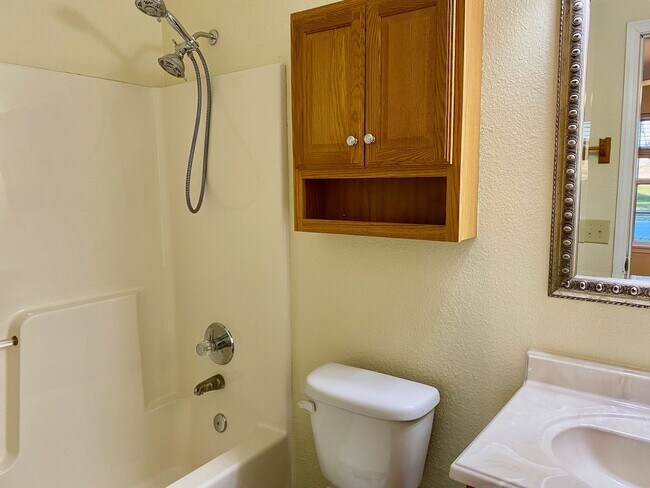 Building Photo - COMING SOON! Wonderful 3 Bedroom 2 Bathroo...